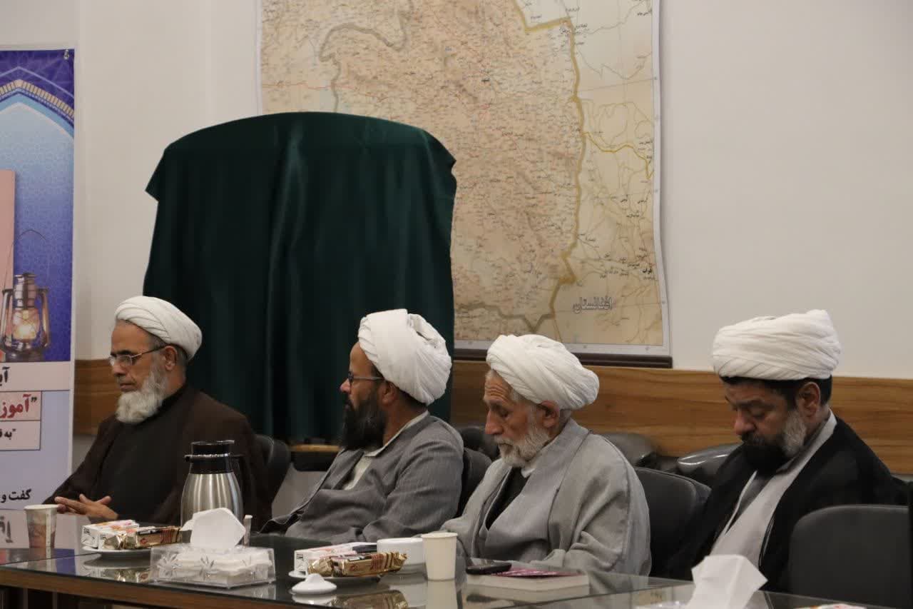 آیین رونمایی از کتاب «آموزش و تبلیغات در جبهه و جنگ»